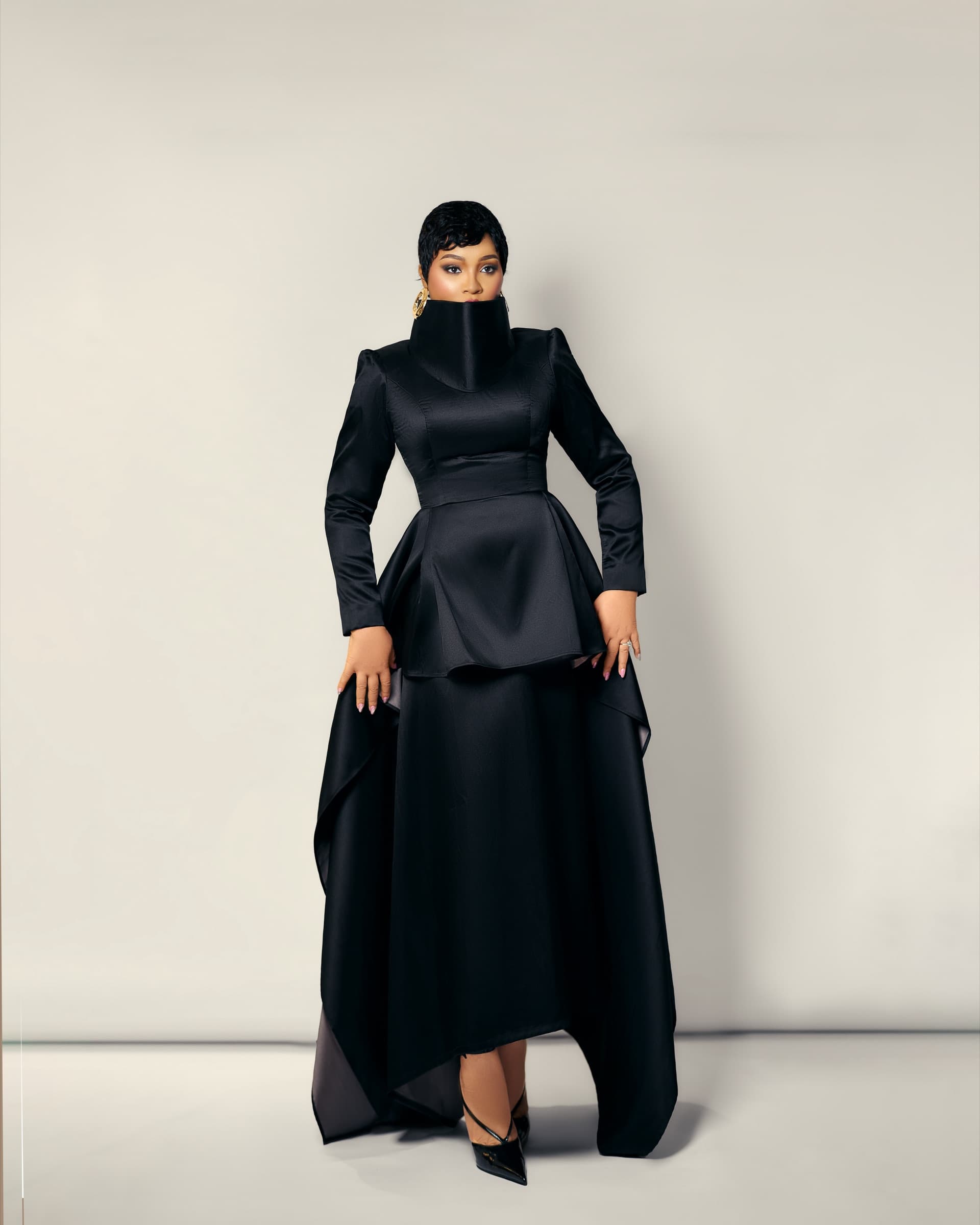 NOIR GOWN — photo 1